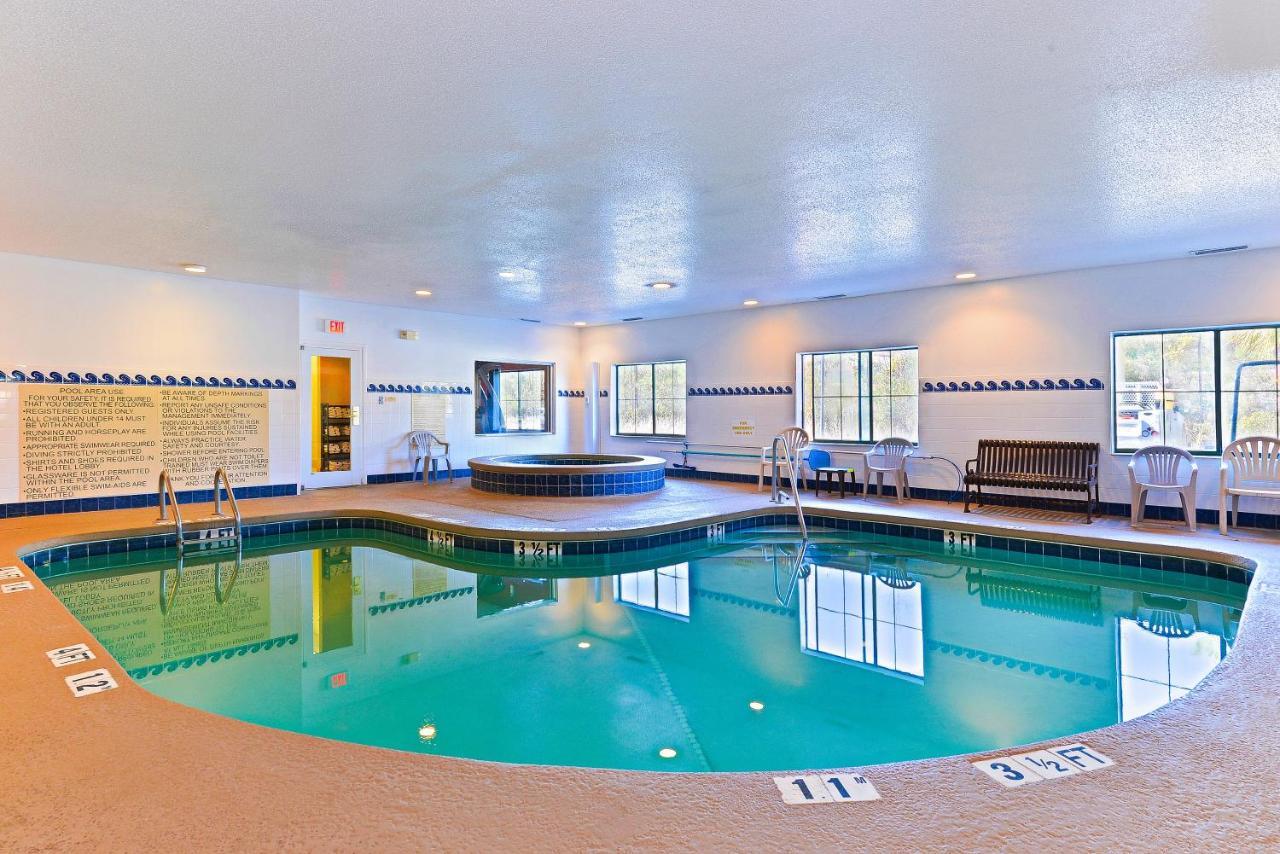 Georgetown Country Inn & Suites By Radisson, Savannah Gateway, Ga מראה חיצוני תמונה
