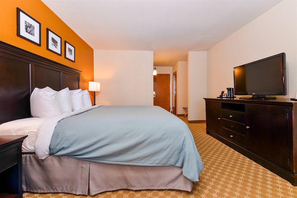 Georgetown Country Inn & Suites By Radisson, Savannah Gateway, Ga מראה חיצוני תמונה